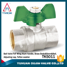 Válvula de bola de cobre amarillo TMOK TK-5013 de media presión niquelada con ala roja Aleta de aluminio roja para aceite de agua y gas